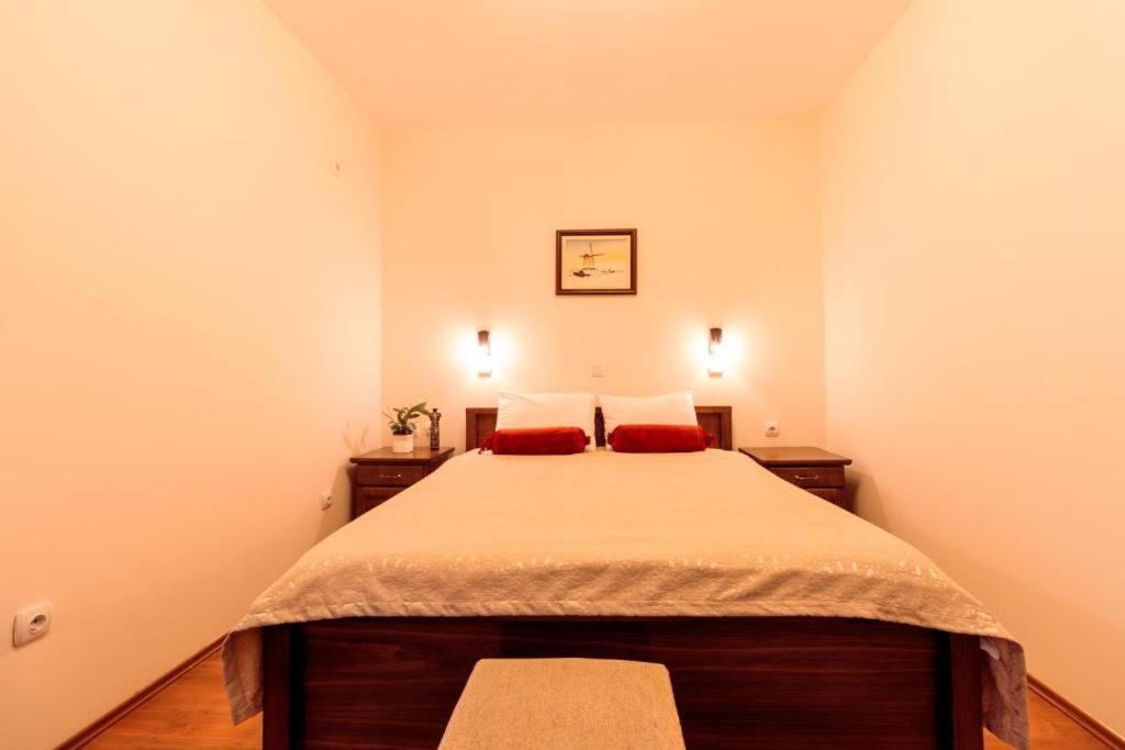 Downtown Rooms Nis Exterior photo