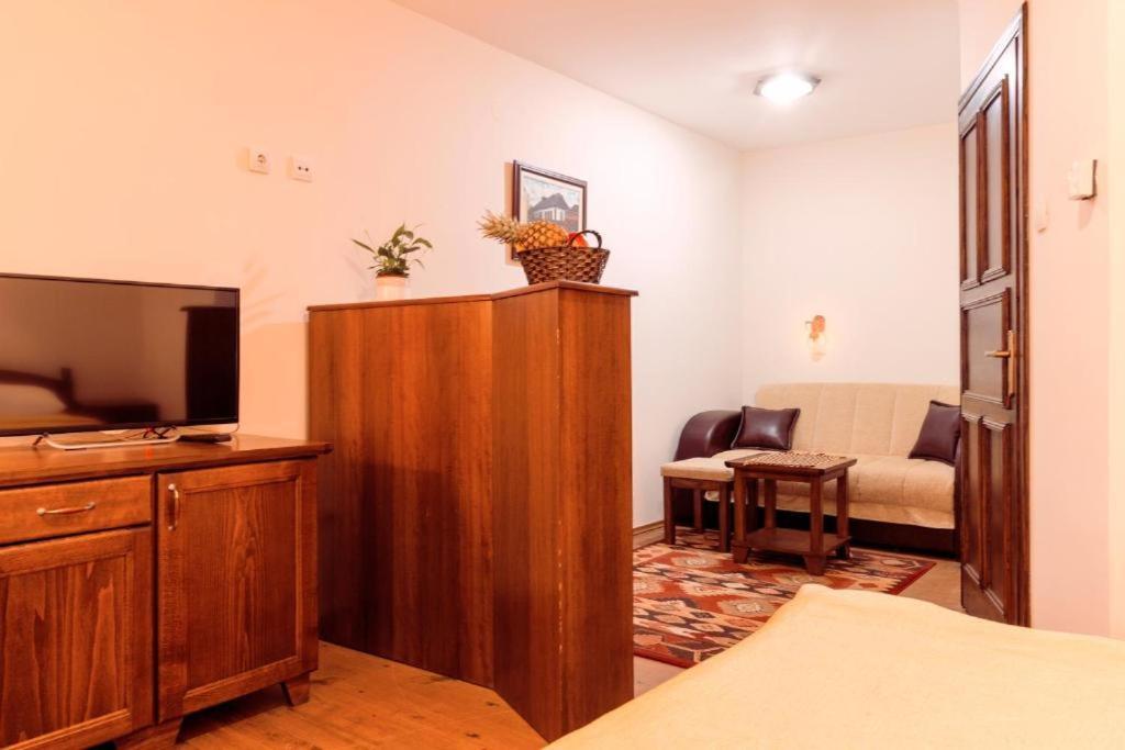 Downtown Rooms Nis Exterior photo