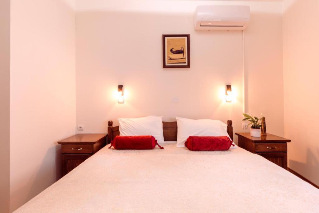 Downtown Rooms Nis Exterior photo
